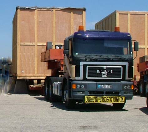 Transport exceptionnel de colis lourds et de caisses contenant des machines industrielles